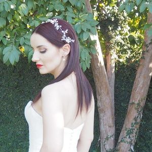 Bridal hair piece with pearls